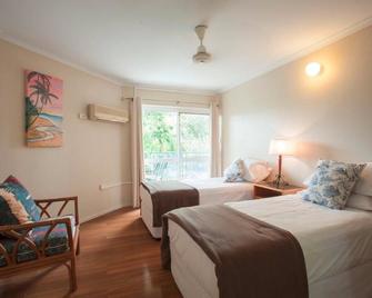 Seascape Holidays at Marina Terraces - Port Douglas - Bedroom