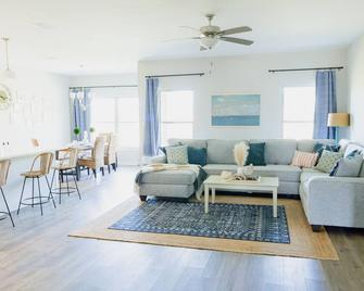 Charming Brand New Home in Foley - Foley - Living room