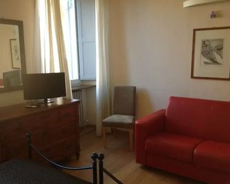 San Francesco Bedrooms - Urbino - Sala de estar