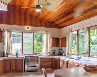 Cozy Casa Pochote - 5 Min Drive to Playa Pelada! - Nicoya - Cocina
