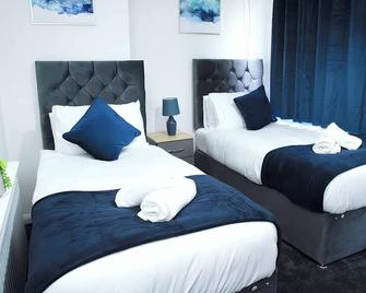 Cosy Birmingham Retreat- 2 Bedrooms with Parking - Birmingham - Bedroom