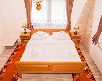 Apartments Bramado - Drežnik Grad - Bedroom