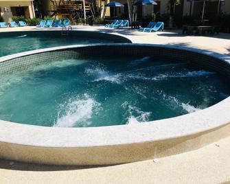 Pousada Ilha Vitoria - Ubatuba - Piscina