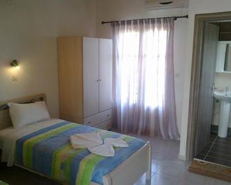 Vassilis Studios - Petra - Κρεβατοκάμαρα