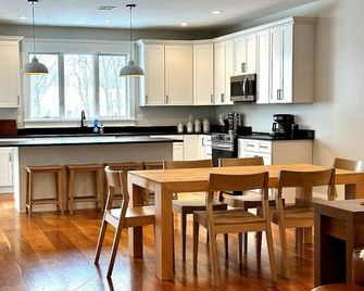 Luxury 3BR with King Beds in Montgomery Village - Montgomery - Kitchen