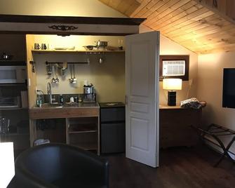 Suite St-Maurice, private spa - Shawinigan - Keuken