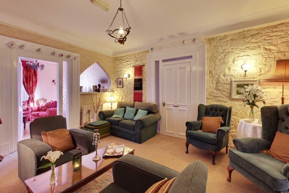 Robin Hill House - קוב - סלון