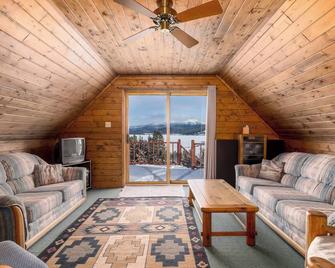 Georgetown Lake home with hot tub, sauna, & views! - Philipsburg - Sala de estar