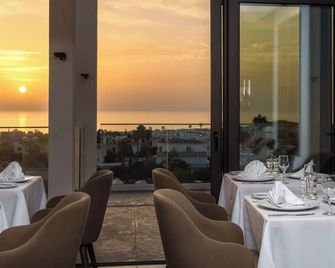 كيفالوس - دامون هوتل أبارتمينتس - بافوس - مطعم