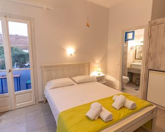 Meltemi Hotel Kythnos - Loutra - Bedroom