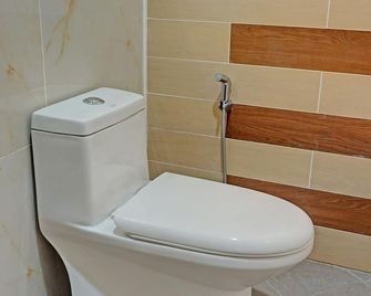 Hotel O Juanda Homestay Syariah - Pasuruan - Koupelna