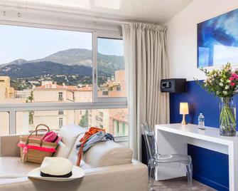 ibis Styles Menton Centre - מאהטו - סלון