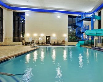 홀리데이 인 익스프레스 호텔 & 스위트 그레이트 폴스 바이 IHG - 그레이트 폴스 - 수영장