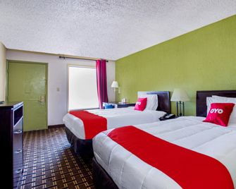 OYO Hotel Pensacola I-10 & Hwy 29 - Pensacola - Bedroom