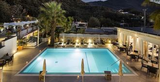 Grifo Hotel Charme & Spa - Casamicciola Terme - Pool