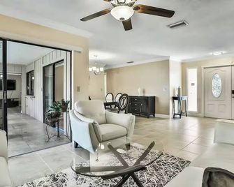 Renovated 3br Dog Friendly Pond View Wd - Sarasota - Ingresso