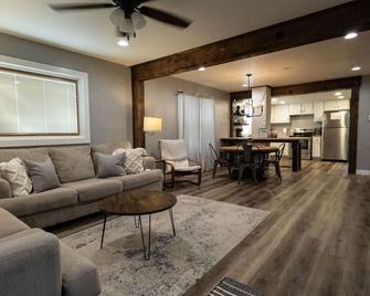 Cozy country home in town - Hastings - Huiskamer