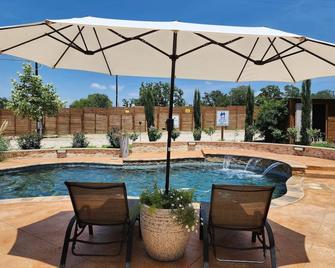 Cozy Cabin - Elgin - Piscina