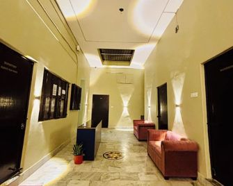 Shree Balaji Comfort - Varanasi - Lobby