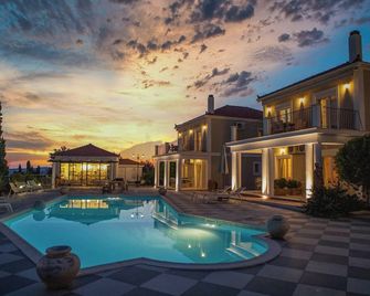 Garbis Villas & Apartments - Lourdata - Kolam