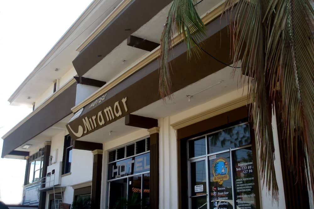 هوتل ميرامار - لاباز - مبنى