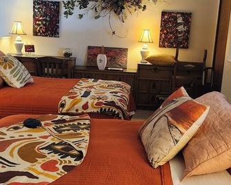 Condo.1 BR, 2 Bath ocean below! Come, cozy into our 'NEST' 'The Eagles Nest' - Otter Rock - Sypialnia