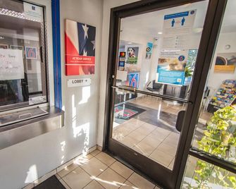 Motel 6 Ft Pierce - Fort Pierce - Tienda