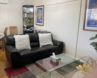 2 bedroom unit in the heart of St Marys - St Marys - Sala de estar