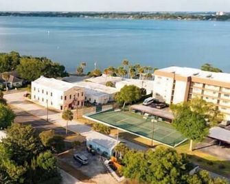 Shares Courtyard Luxury Apt - New! - Rockledge - Vista del exterior
