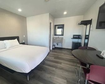 High Desert Inn - Hesperia