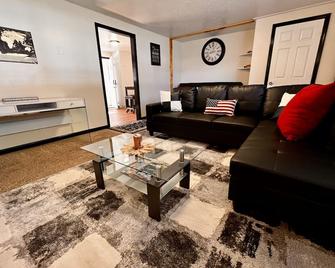 Kingston East - Rexburg - Living room