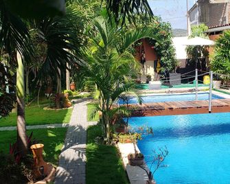 Hotel Ancora - Puerto López - Pool