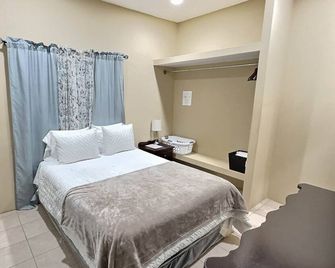Cozy 1br Apt, Near Airport & City, Ac, Wifi - Ladyville