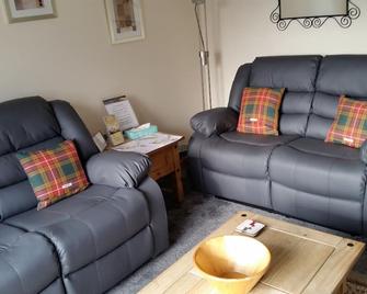 Apartment 2, Pheonix Flats - Portree - Living room