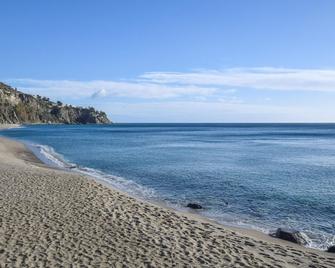 Awesome Apartment In Ricadi With Wifi And 1 Bedrooms - Ricadi - Spiaggia