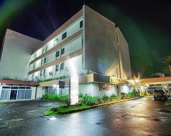 Sahid Kawanua Hotel - מאנאדו - בניין