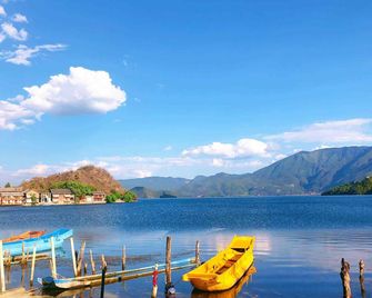 Lugu Lake Jiangnan Yaju Hostel - Lijiang - Balcony