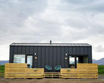 Hh Gisting/Guesthouse - Kalfafellsstadur - Building