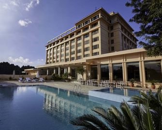 The Everest Hotel Kathmandu - Katmandu - Pool