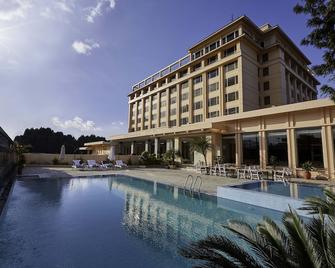 The Everest Hotel - Kathmandu - Pool