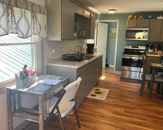 Times of Refreshing in the beauty of the Alleghany Mountains awaits you! - Hot Springs - Kitchen