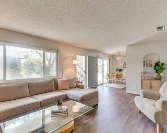 2 Mi to Downtown Gated Condo in Palm Springs - Palm Springs