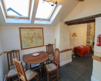 Seed Howe Staveley - Staveley - Dining room