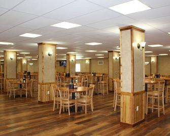 Target Hospitality-Seven Rivers Lodge Carlsbad - Карлсбад - Ресторан