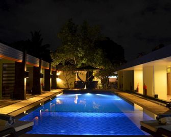 Griya Asri Hotel - Mataram - Pool