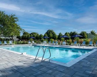 East Hampton House Resort - East Hampton - Piscina