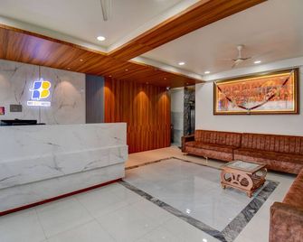 Hotel Celebration, Pune - Chākan - Front desk