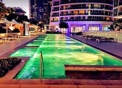 Holiday Holiday H-Residences Apartments - Surfers Paradise - Alberca