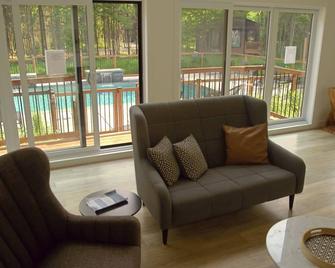 Chalet Alkov: Mini-chalet for 2 with private spa - Pont-Rouge - Sala de estar