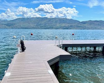 Peachland Beach Resort - Peachland